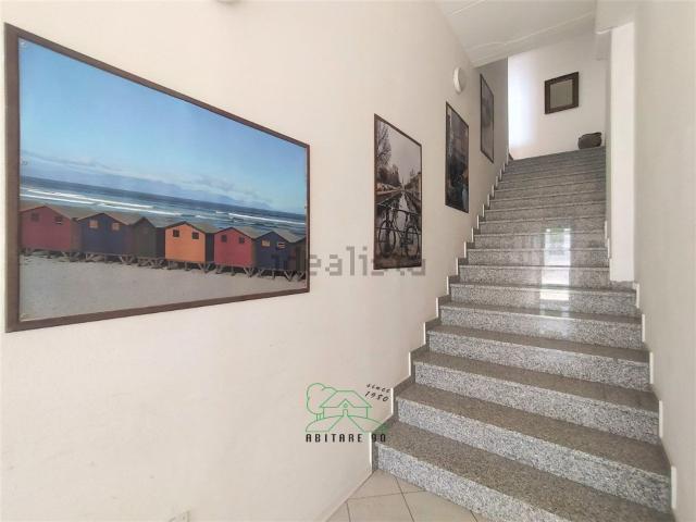 Locale in vendita di 90 m² in Via E. Mattei, 24