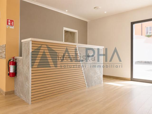 Locale in vendita di 90 m² in Via Elia Rainusso