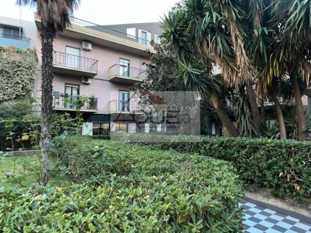 Locale in vendita di 90 m² in Via Emanuele Bellia
