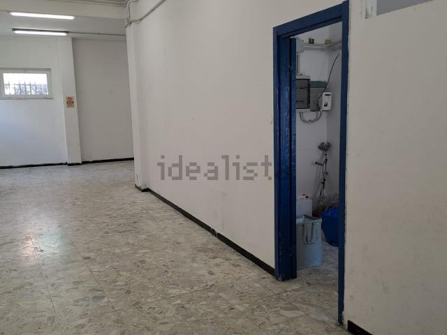 Locale in vendita di 90 m² in Via Erzelli