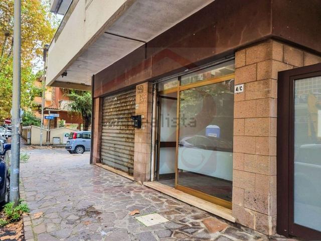 Locale in vendita di 90 m² in Via Fiume