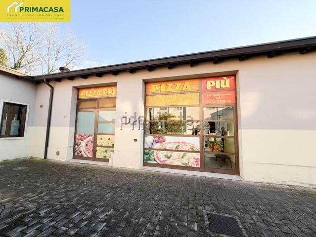 Locale in vendita di 90 m² in Via G. Carducci