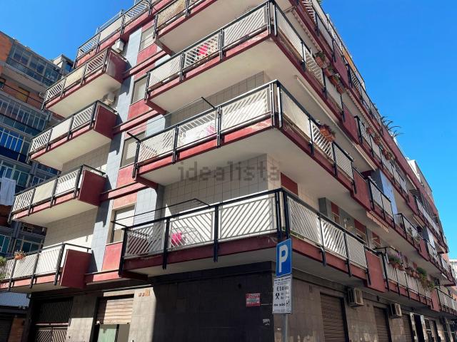 Locale in vendita di 90 m² in Via G. Romolo Nuzziello