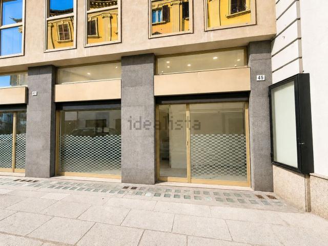 Locale in vendita di 90 m² in Via Giovanni Migliara, 45