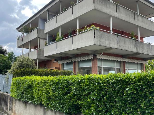 Locale in vendita di 90 m² in Via Giuseppe Garibaldi
