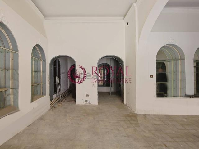 Locale in vendita di 90 m² in Via Maggi
