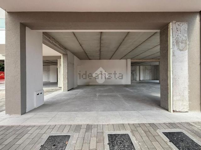 Locale in vendita di 90 m² in Via Nora