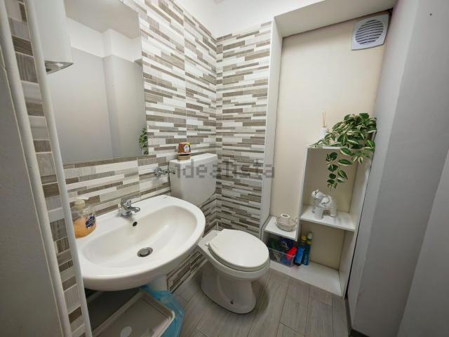 Locale in vendita di 90 m² in Via Rimini