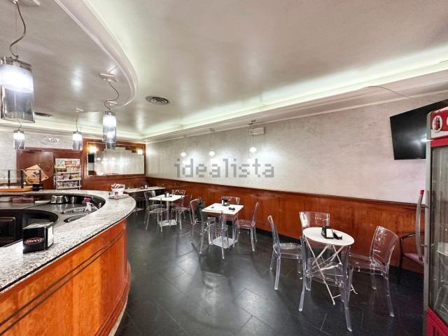 Locale in vendita di 90 m² in Via Roma, 36