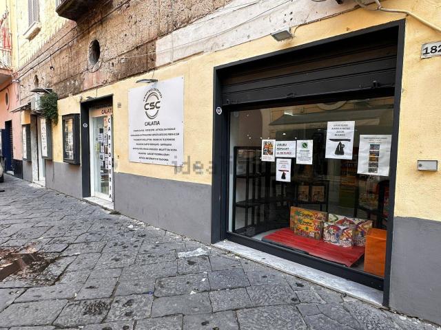 Locale in vendita di 90 m² in Via San Francesco D&apos Assisi, 178