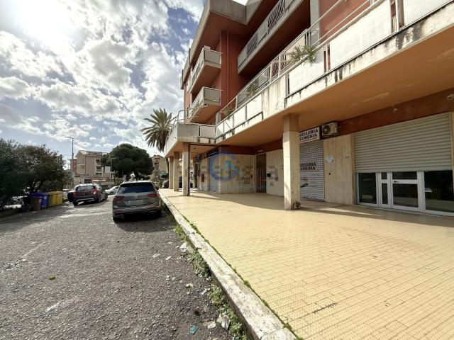 Locale in vendita di 90 m² in Viale Magna Grecia, 298