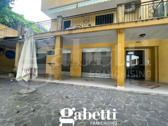 Locale in vendita di 90 m² in Viale Dante