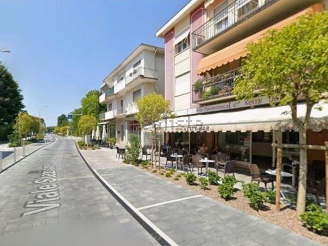 Locale in vendita di 90 m² in Viale Stazione, 119