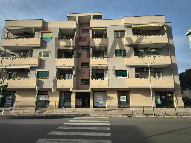 Locale in vendita di 910 m²