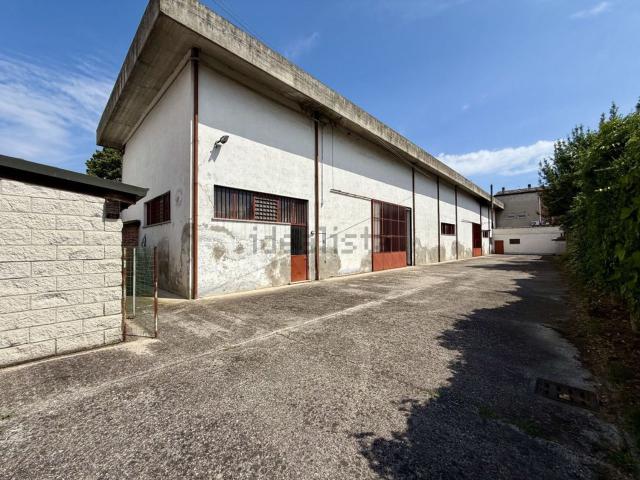 Locale in vendita di 910 m² in Via Guglielmo Marconi, 48