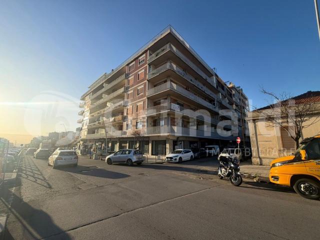 Locale in vendita di 910 m² in Via Mario Reitano Spadafora, 1