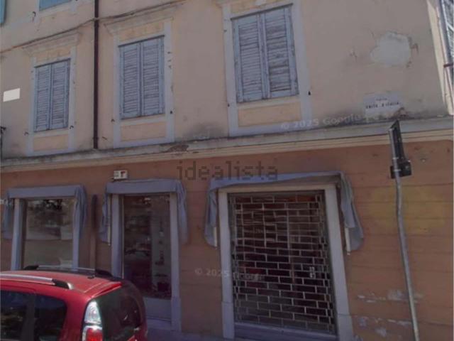 Locale in vendita di 91 m² in Piazza Unità d&apos Italia, 23