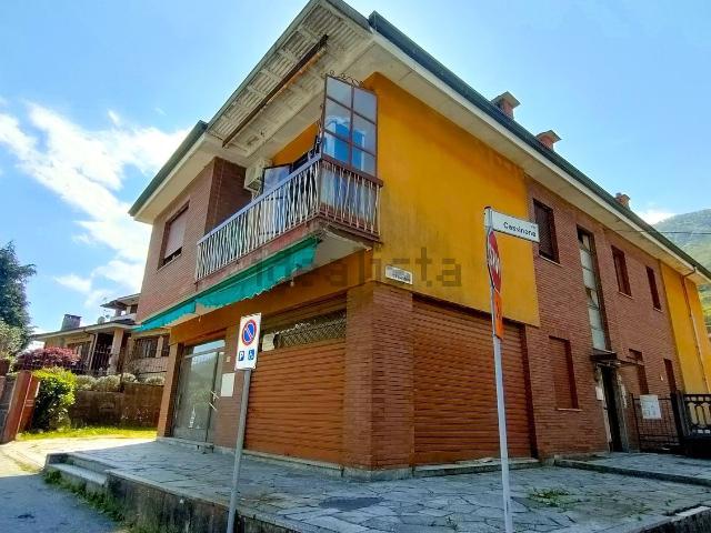 Locale in vendita di 91 m² in Via Cassinone