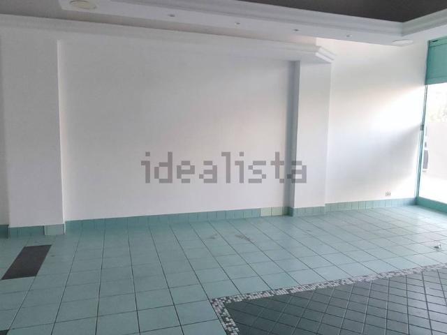 Locale in vendita di 91 m² in Via Galileo Galilei, 86