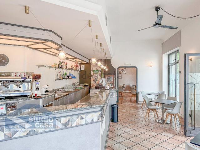 Locale in vendita di 91 m² in Via San Bassiano, 3