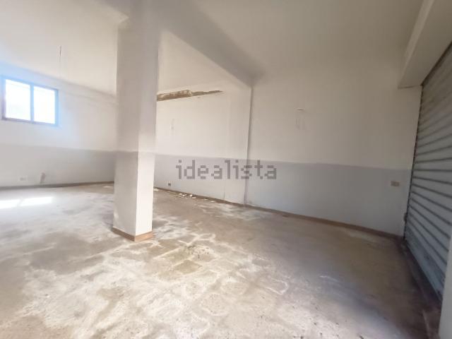 Locale in vendita di 92 m² in Via Erice, 17