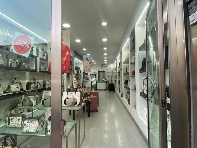 Locale in vendita di 92 m² in Via Marco Polo, 105