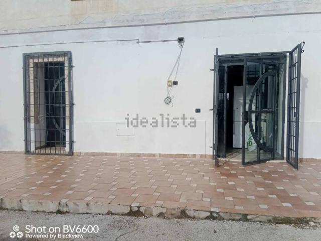 Locale in vendita di 92 m² in Via San Giuseppe Le Prata