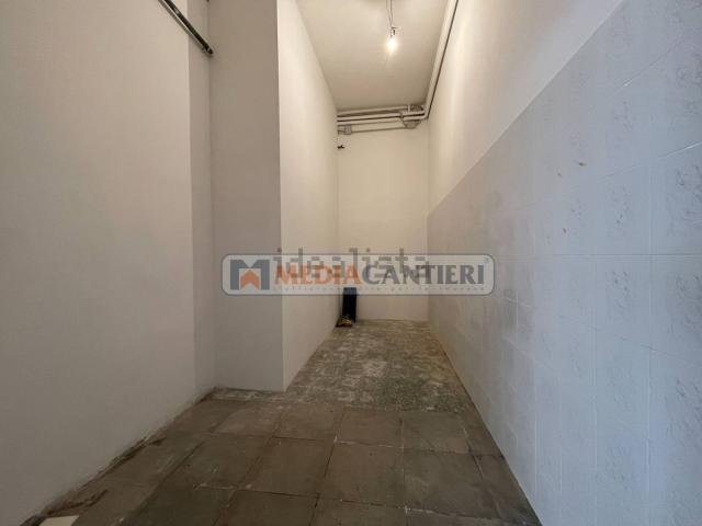 Locale in vendita di 92 m² in Via Saline, 29