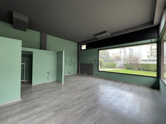 Locale in vendita di 92 m²