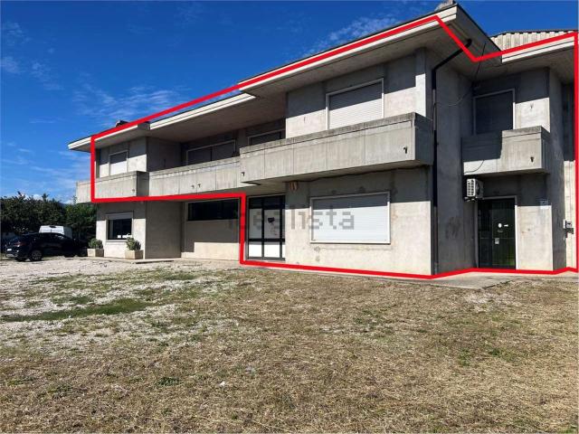 Locale in vendita di 930 m²