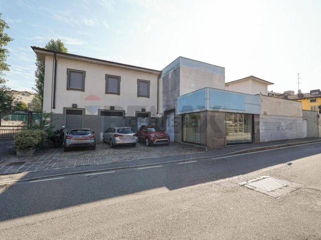 Locale in vendita di 935 m²