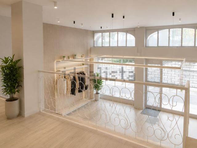 Locale in vendita di 97 m² in Via Tommaso Edison, 91