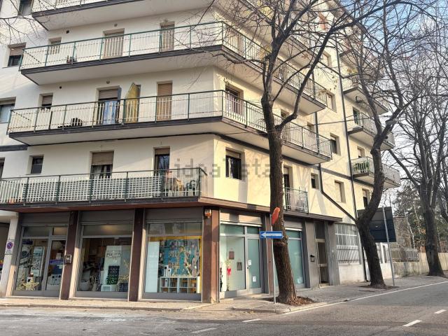 Locale in vendita di 97 m² in Via Torino, 6