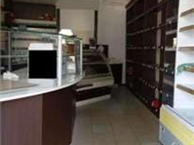 Locale in vendita di 97 m² in Via U. La Malfa, 16