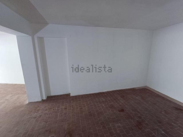 Locale in vendita di 97 m² in Via Imola