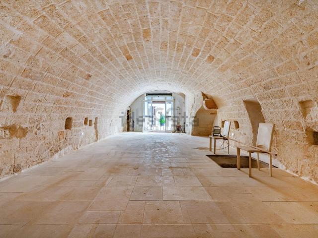 Locale in vendita di 97 m² in Via San Angelo, 31