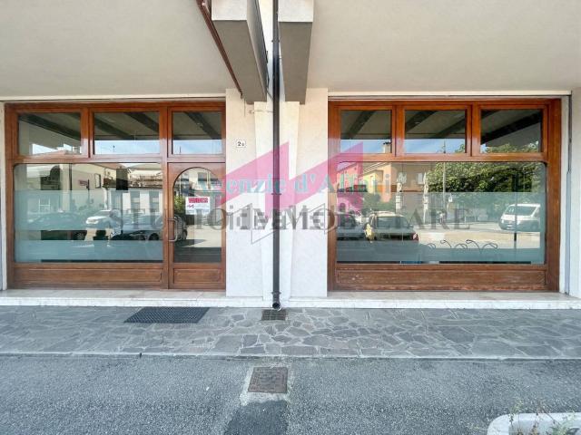 Locale in vendita di 97 m²