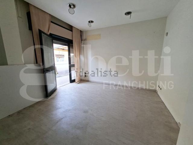 Locale in vendita di 94 m² in Via Agostino Stellato