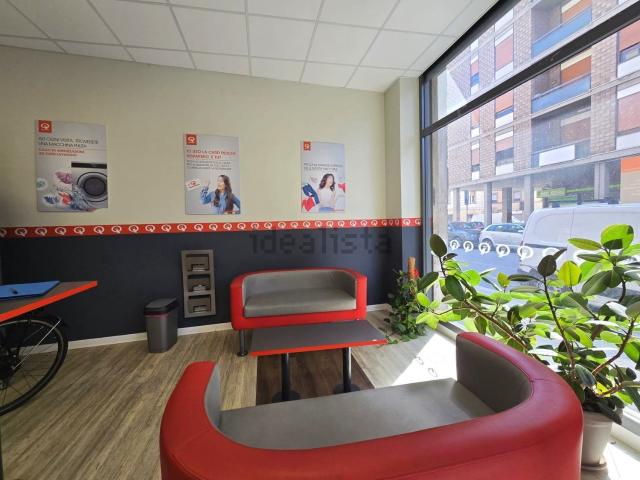 Locale in vendita di 94 m² in Via Castello