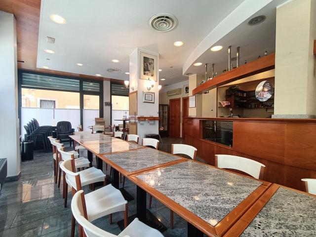 Locale in vendita di 94 m² in Via Divisione Julia