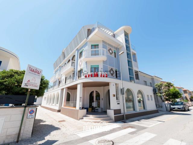 Locale in vendita di 950 m² in Via Damiano Chiesa, 53