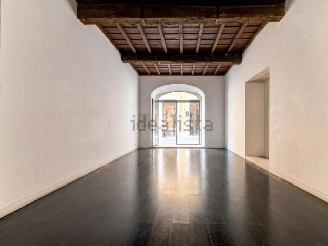 Locale in vendita di 95 m² in Piazza di Pietra