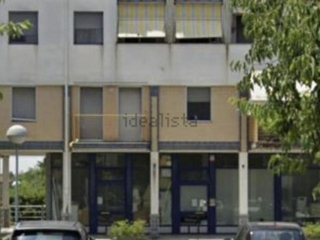 Locale in vendita di 95 m² in Piazza Fogliabella