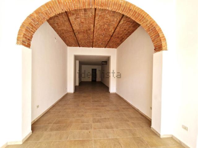 Locale in vendita di 95 m² in Piazza Giosuè Carducci