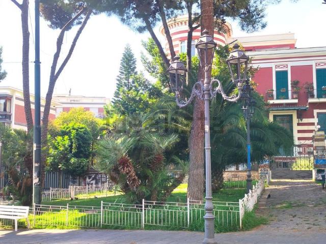 Locale in vendita di 95 m² in Piazza Sebastiano Poli, 99