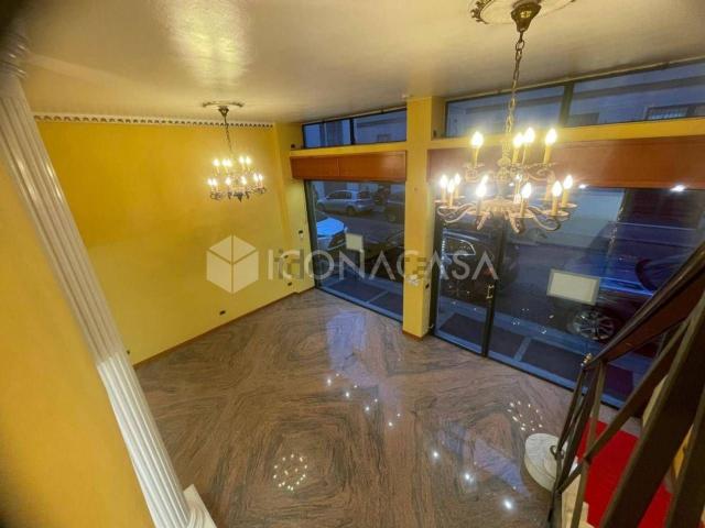 Locale in vendita di 95 m² in Via Disciplini