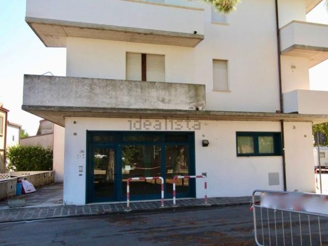 Locale in vendita di 95 m² in Via Don Giovanni Minzoni, 24