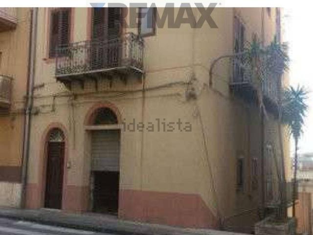 Locale in vendita di 95 m² in Via G. Medici, 58