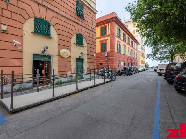Locale in vendita di 95 m² in Via Gaetano Colombo