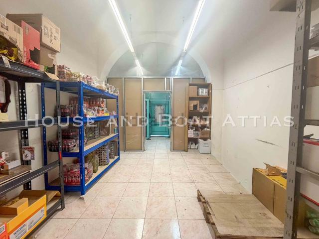 Locale in vendita di 95 m² in Via Giuseppe Garibaldi
